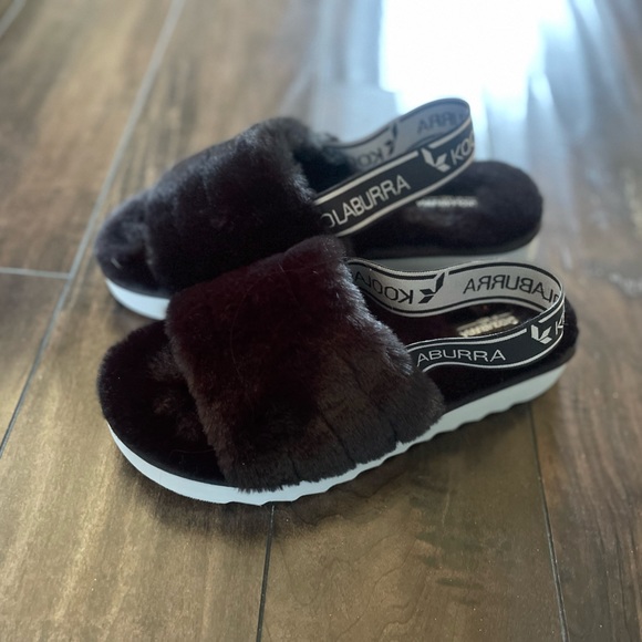 Kullabura by UGGS slippers - Picture 2 of 3